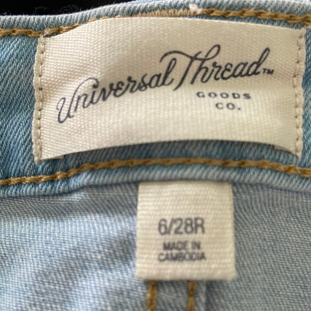 Size 6 Universal Thread jeans
